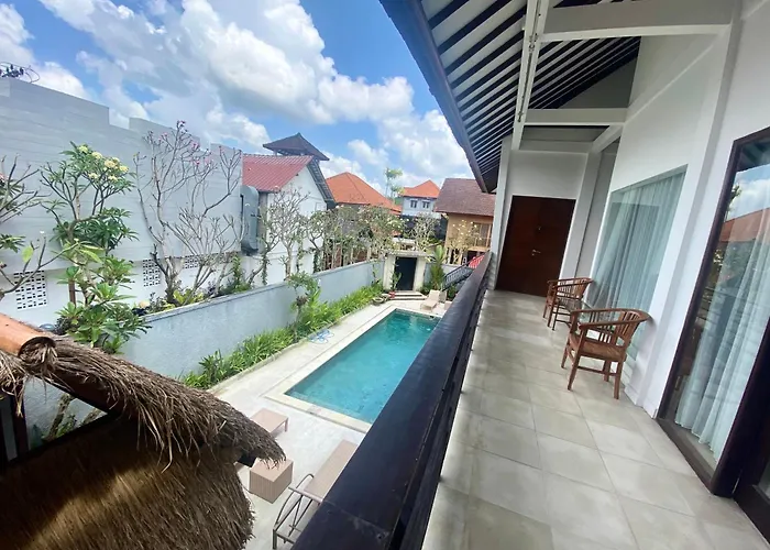 Grey House Monkey Forest 3*