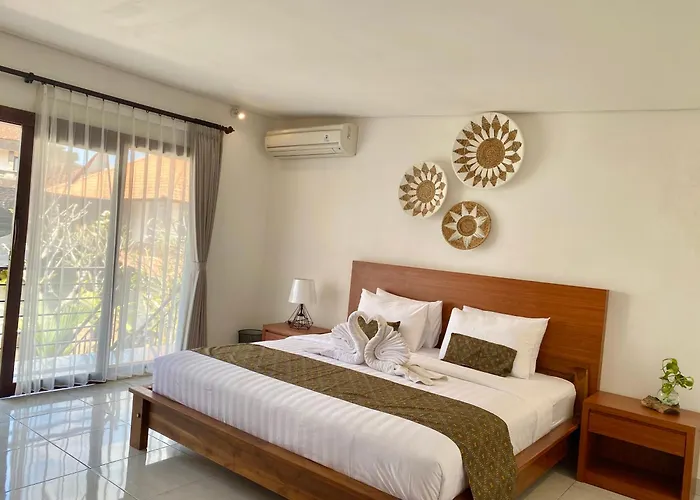 Grey House Monkey Forest Hotel